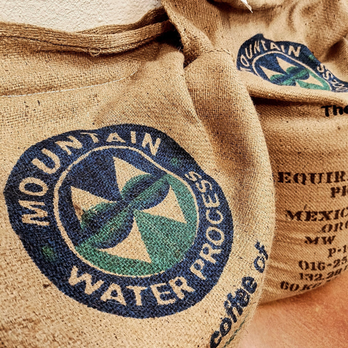 MOUNTAIN WATER DECAF EXPLAINED: NATURE'S APPROACH TO REMOVING CAFFEINE